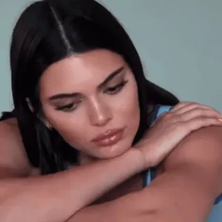 😐 Kendall Jenner Модель, Женщина, Знаменитость, Человек, Инфлюенсер whatsapp sticker