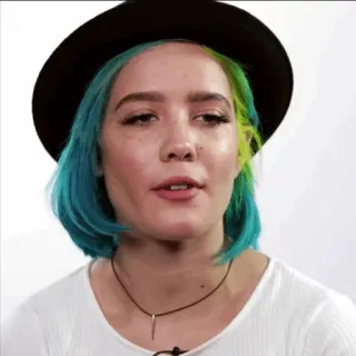 😐 Halsey ผู้หญิง, ภาพเหมือน, นักร้อง, คน, คนดัง, ผมสีฟ้า, หมวก telegram sticker