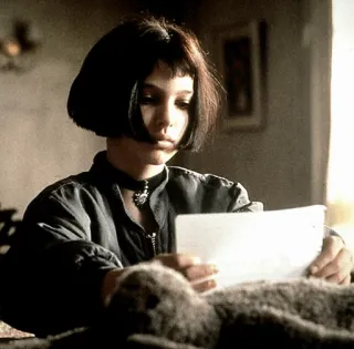 🙃 Mathilda Léon: The Professional Mathilda, Léon, enfant, film telegram sticker