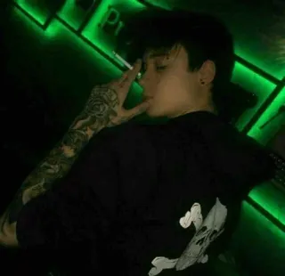 ➖ fumer, cigarette, tatouages, personne, fumée, homme whatsapp sticker