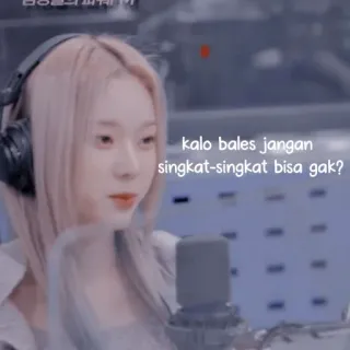 ☕ kalo bales jangan singkat-singkat bisa gak? donna, ritratto, microfono, indonesiano, espressione telegram sticker