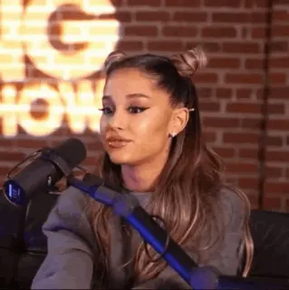 🌃 Ariana Grande นักร้อง, คนดัง, ผู้หญิง, เพลง, ป็อปสตาร์ telegram sticker