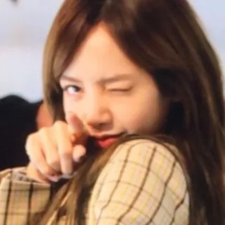 😉 Lisa kpop, นักร้อง, ผู้หญิง, ขยิบตา, ชี้, ผู้หญิง, คนดัง telegram sticker
