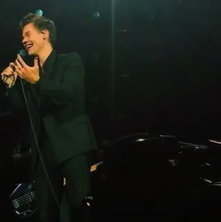 🎵 Harry Styles singer, concert, music, performer, stage telegram sticker