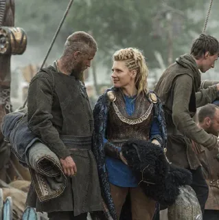 ⚔ Lagertha Vikings Викинги, историческая драма, телешоу, Норманны, Лагерта, воин, Скандинавия whatsapp sticker