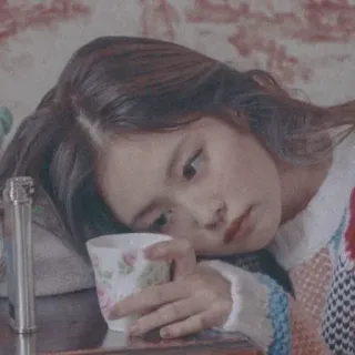 😔 donna, tè, triste, pensierosa, ragazza, ritratto, interno telegram sticker