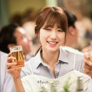 🍺 Doctors 닥터스 Korean drama, beer, woman, smiling, drinking whatsapp sticker