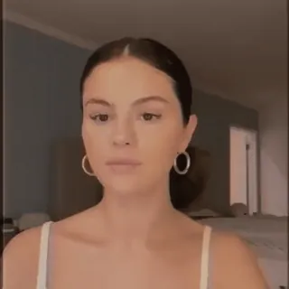 😚 Selena Gomez Frau, Gesicht, Selfie, Person, Sängerin, Promi, Porträt telegram sticker