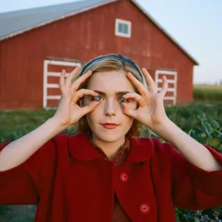 Do YoU like Kiernan Shipka? telegram stickers