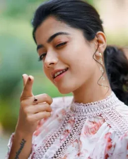 🍑 Rashmika Mandanna Unstoppable Рашмика Манданна, Актриса, Болливуд, Индийская актриса, Южноиндийская актриса, Модель telegram sticker