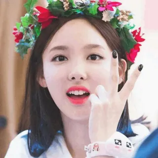 🐰 femme, fille, couronne de fleurs, geste telegram sticker