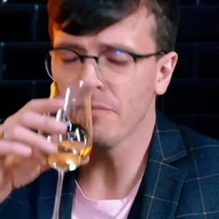 🍷 homme, lunettes, boire, costume, alcool, vin telegram sticker