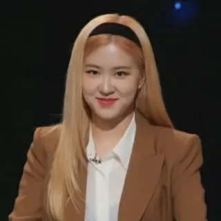 😊 женщина, портрет, блондинка, повязка, куртка, пиджак telegram sticker