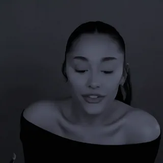 🍓 Ariana Grande ariana grande, penyanyi, selebriti, wanita telegram sticker