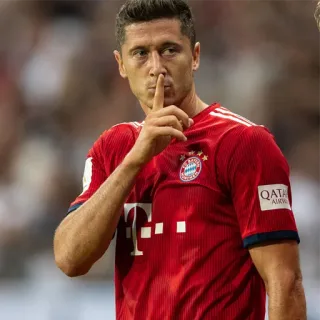 🤫 Robert Lewandowski fútbol, jugador, deporte, Bayern Múnich, Lewandowski telegram sticker