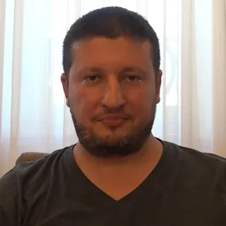 😕 mężczyzna, portret, osoba, twarz, dorosły telegram sticker