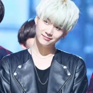 🍀 Suga Suga, Kpop, BTS, penyanyi, idola, musik whatsapp sticker