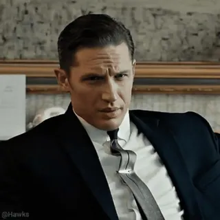😒 Tom Hardy актер, мужчина, портрет, серьезный, костюм whatsapp sticker