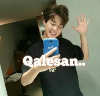 🌟 Qalesan.. Selfie, Đàn ông, cười, chào hỏi, vẫy tay telegram sticker