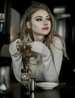 🕷 mujer, té, taza, interior, mesa, retrato telegram sticker