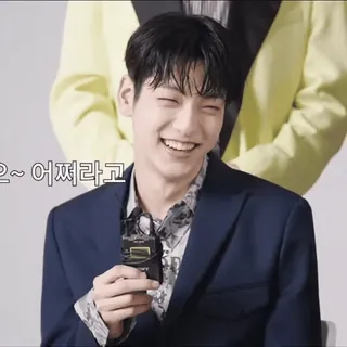 😄 어쩌라고 hombre, sonriendo, retrato, coreano, asiático telegram sticker
