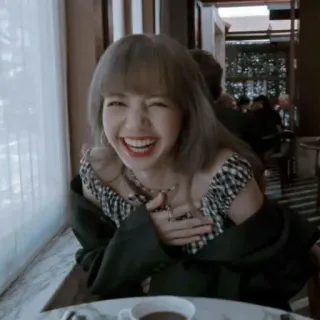 💖 Lisa piosenkarz, szczęśliwy, uśmiech, blackpink, kobieta, radosny telegram sticker