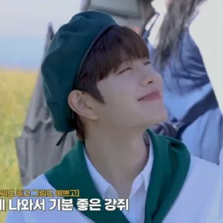 ☀️ 날씨도 맑고 그림도 예쁘고
에 나와서 기분 좋은 강쥐 사람, 인물사진, 한국인, 야외, 미소 telegram sticker