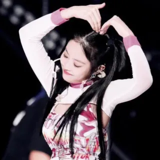 ➖ donna, cuore, mani, persona, gesto, kpop, idol telegram sticker