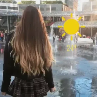 🌞 femme, fontaine, soleil, extérieur, place telegram sticker