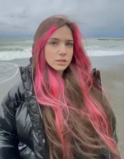 😊 mulher, praia, mar, cabelo rosa, retrato telegram sticker