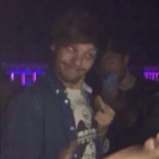 😊 Louis Tomlinson 歌手, 中指, セレブ, 侮辱的なジェスチャー telegram sticker