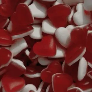 🥰 permen, hati, merah, putih, manisan, hari valentine, cinta telegram sticker