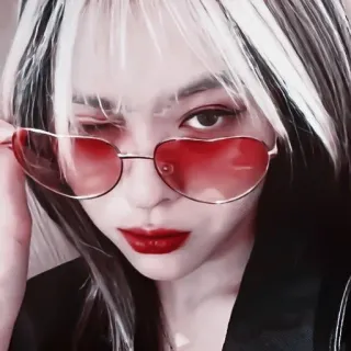 🦩 femme, lunettes de soleil, rouge, coeur, mode, maquillage, portrait telegram sticker