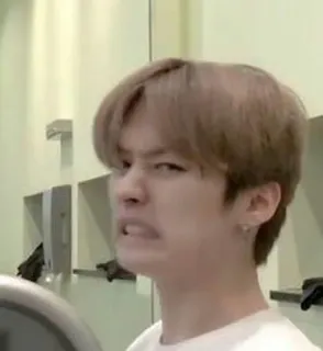 💰 person, grimasse, ausdruck, kpop, lee know whatsapp sticker