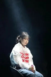 🌙 ONLY I CANT ONLY YOU IU, K-pop, chanteuse, sweat à capuche, décontracté, célébrité, musique telegram sticker