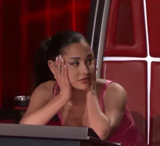 😶‍🌫️ Ariana Grande Promi, Sängerin, Künstler, Frau, The Voice, TV-Show whatsapp sticker