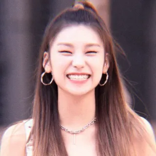 🍬 Frau, lächelnd, Porträt, koreanisch, glücklich, Mädchen telegram sticker