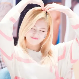 🍭 mujer, chica, pelo rubio, corazón, retrato, sonriendo, feliz telegram sticker