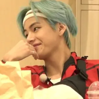 🐟 V kpop, BTS, Idol, Cantante, Taehyung telegram sticker