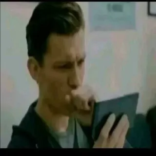 😮‍💨 Peter Parker Spider-Man: Homecoming Tom Holland, Peter Parker, Spider-Man, confused, thinking, looking at phone, meme telegram sticker