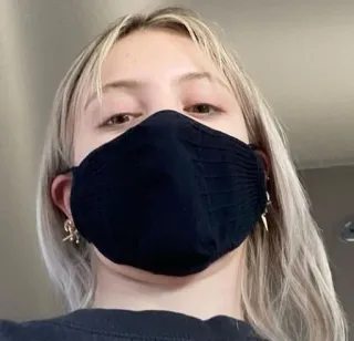 💙 Gesichtsmaske, Frau, Porträt, blonde Haare telegram sticker