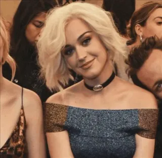🍰 Katy Perry selebriti, penyanyi, bintang pop, wanita, rambut pirang telegram sticker