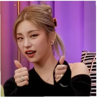 👍 donna, pollice in su, capelli biondi, sorridente telegram sticker