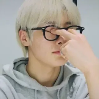 🤓 persona, gafas, sudadera con capucha, rubia, asiático whatsapp sticker