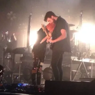 ❤️‍🔥 concerto, música, músico, apresentação, guitarra, palco telegram sticker