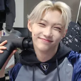 ☺️ Felix kpop, idol, stray kids, felix, słodkie, uśmiech, portret telegram sticker