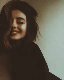 🥀 mujer, retrato, sonriendo, joven, morena, chica, belleza telegram sticker