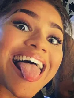 😁 donna, faccia, lingua, espressione, selfie, divertente, primo piano telegram sticker