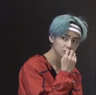😳 V kpop, cantante, persona, celebrità, musica, taehyung, bts telegram sticker