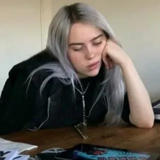 🌊 Billie Eilish Billie Eilish, piosenkarka, celebrytka, portret, siwe włosy telegram sticker